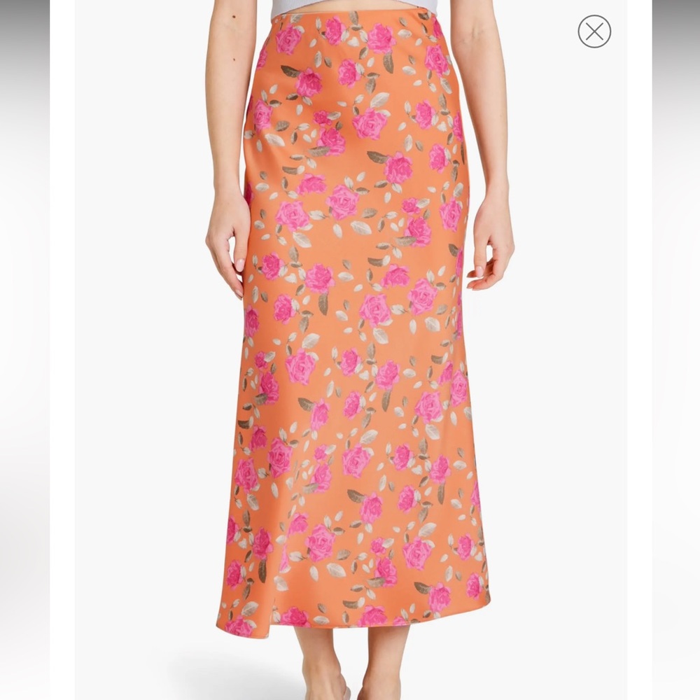 Eleanor Floral Skirt
WAYF - size Small